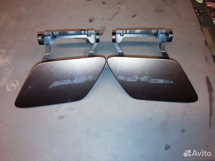 Крышка форсунки омывателя фар Ауди А4 B9 правая