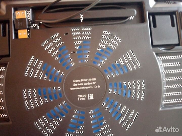 Охлаждающая подставка для ноутбука