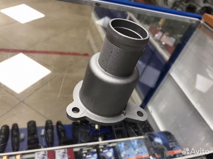 Корпус термостата металл Logan Largus Sandero