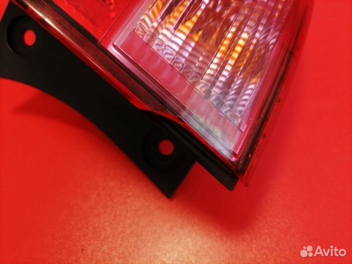 Фонарь задний правый Nissan Qashqai J10 MR20DE