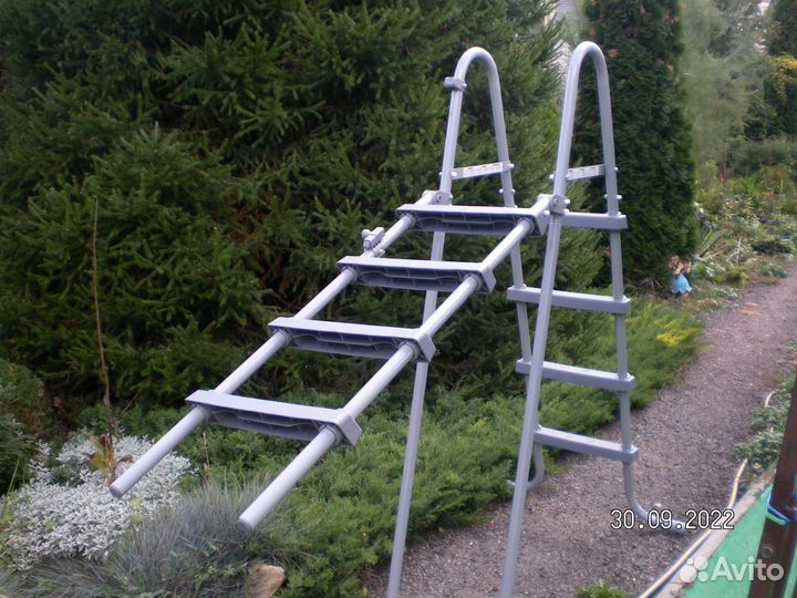 Лестница для бассейна
