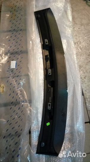 Штатный спойлер задней двери Форд Фокус 1501940