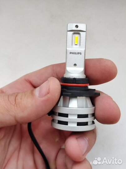 Лампа светодиодная Philips Ultinon 11005UE2X2