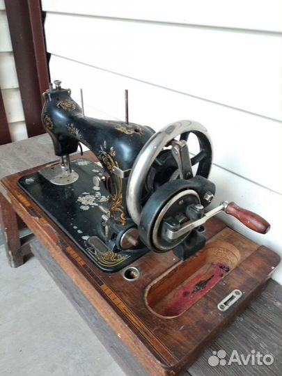 Швейная машинка Кайзер