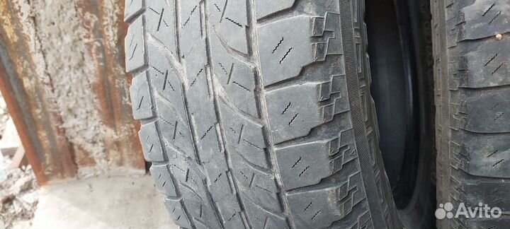 Yokohama Geolandar A/T G015 235/70 R16