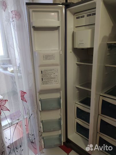 Холодильник двухдверный