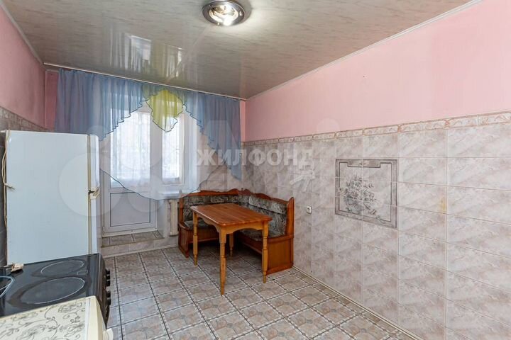 4-к. квартира, 95 м², 1/6 эт.