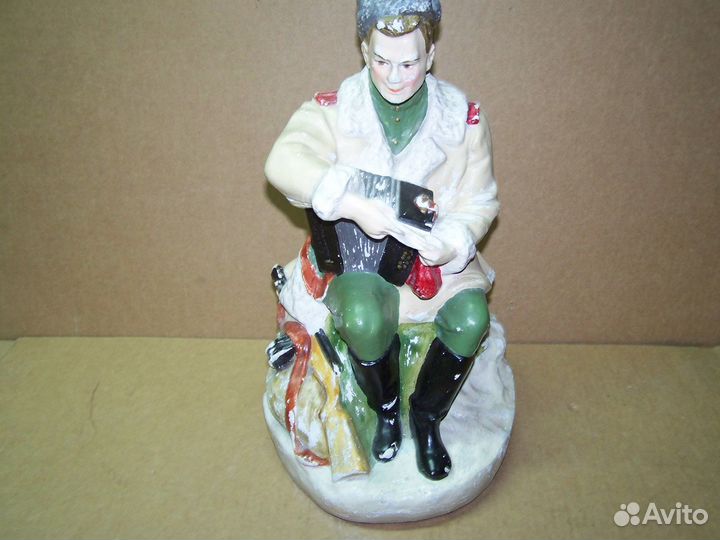 Гипсовая статуэтка солдат