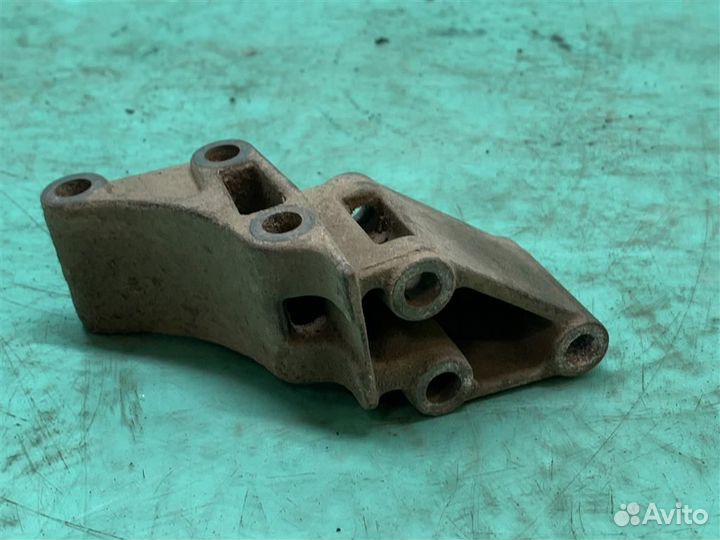 Кронштейн переднего редуктора #:7785 Mercedes-Be