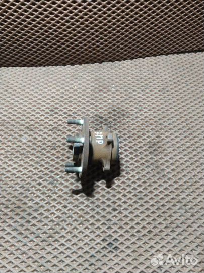 Ступица задняя правая Mazda Axela BK3P L3VE 2003