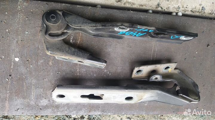 Петли капота пара Audi A4 Avant B6 AMB 2004