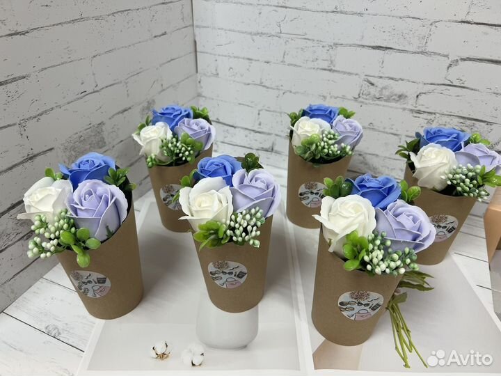 Букет-комплимент из мыла и мыльных роз на 8 марта