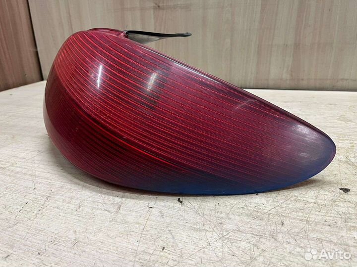 Фонарь задний правый Peugeot 206 хетчбек