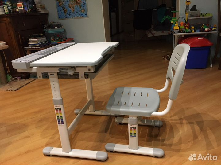 Растущая парта со стулом