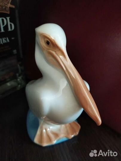 Статуэтка птицы пеликан классная