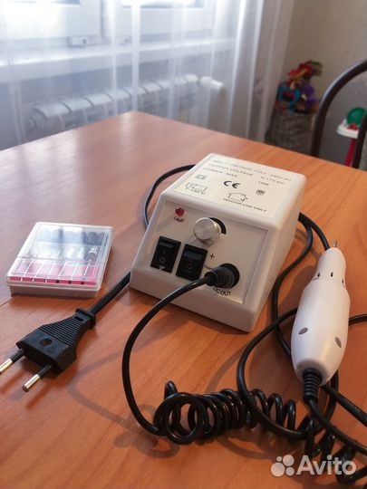 Аппарат для маникюра и педикюра