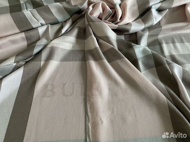 Платок Burberry