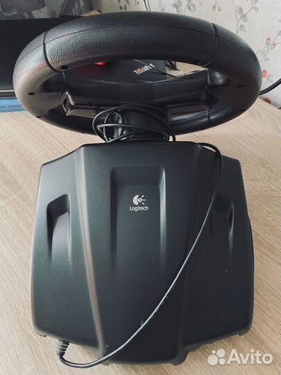 Игровой руль logitech