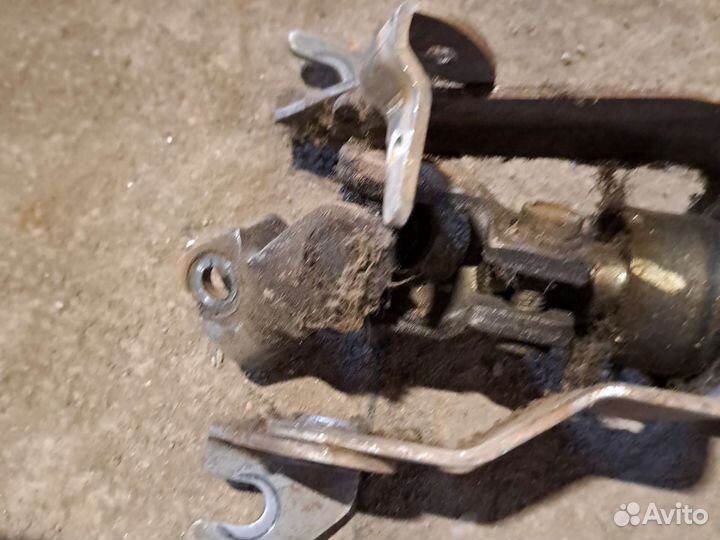 Рулевой вал Kia Avella