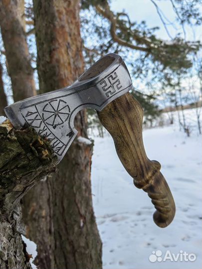 Топор ручной работы 