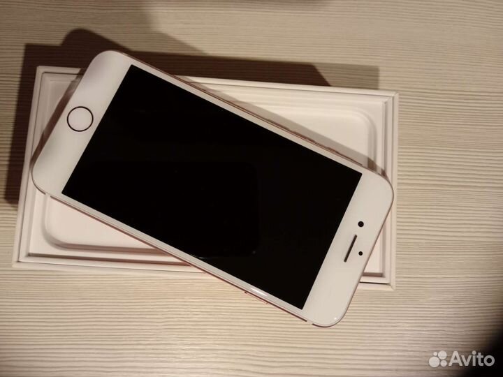 Телефон iPhone 7