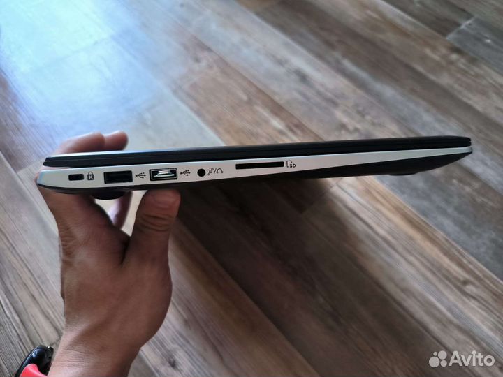 Ноутбук asus c300s i7 SSD240гб