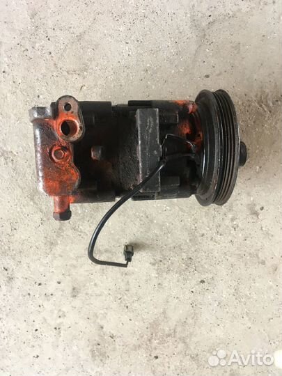 Компрессор кондиционера KIA Sephia