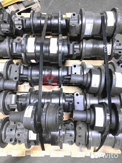 Каток поддерживающий Hitachi ZX250LCH-3