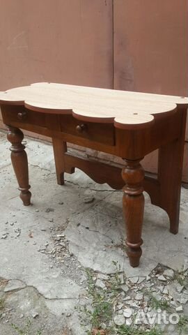 Антикварный столик