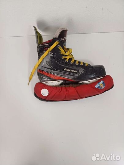 Коньки хоккейные
