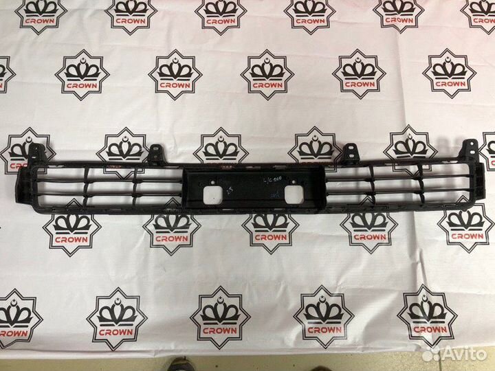 Решетка бампера передняя Toyota Land Cruicer 200