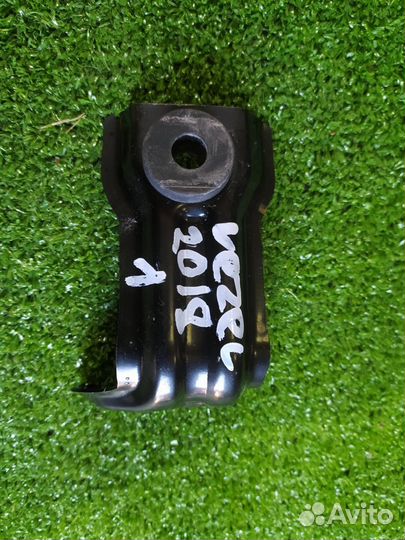 Крепление радиатора левое Honda Vezel RU