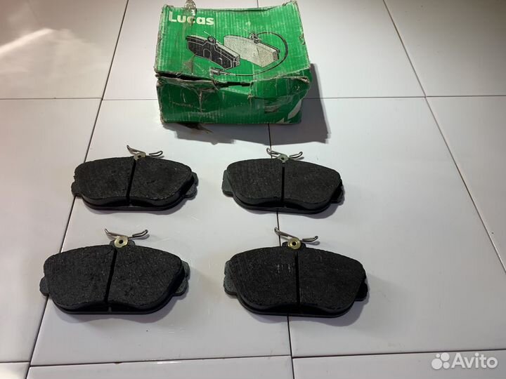 Колодки передние Ford Taurus Windstar V6 Trw