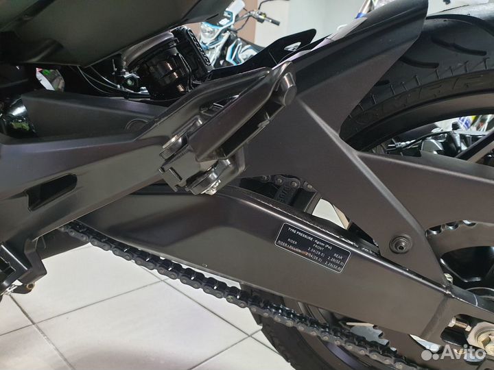 Мотоцикл Bajaj Dominar 400UG