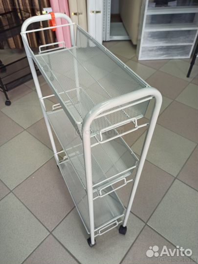 Столик для мастера Этажерка на колесиках