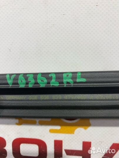 Уплотнитель стекла двери задний Volkswagen Golf