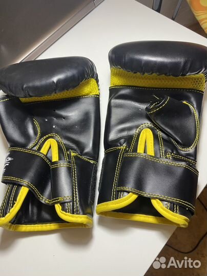 Боксерские перчатки