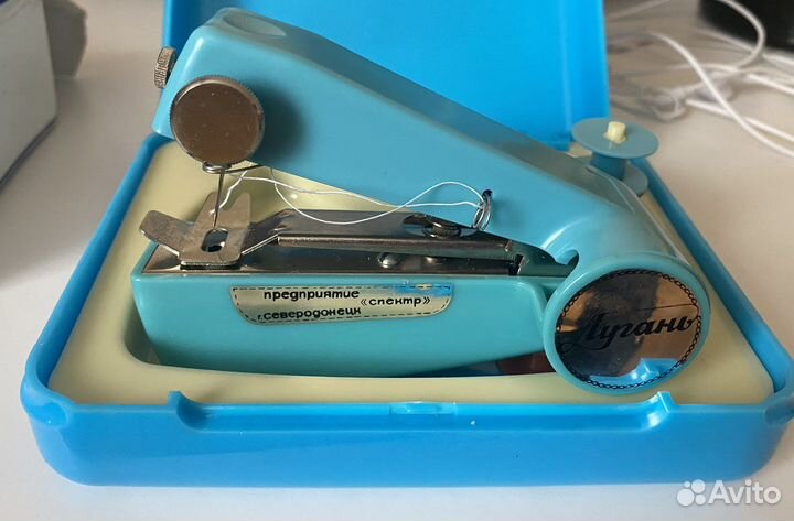 Портативная швейная машинка