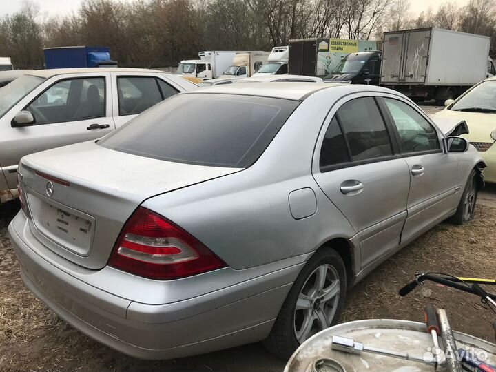 В разборе mercedes-benz C 180