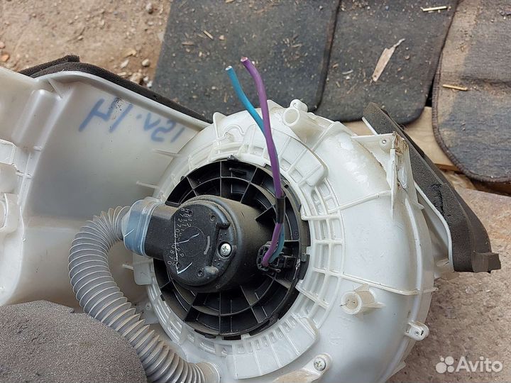 Моторчик печки Мазда 3 bl