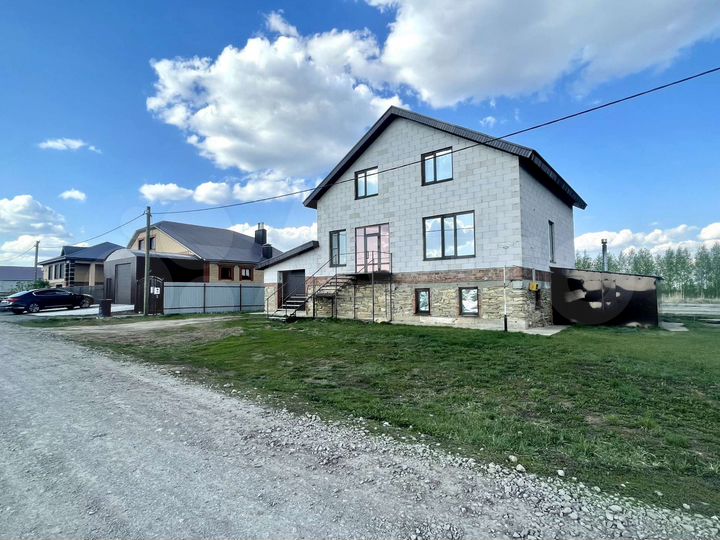 Дом 274,8 м² на участке 10 сот.