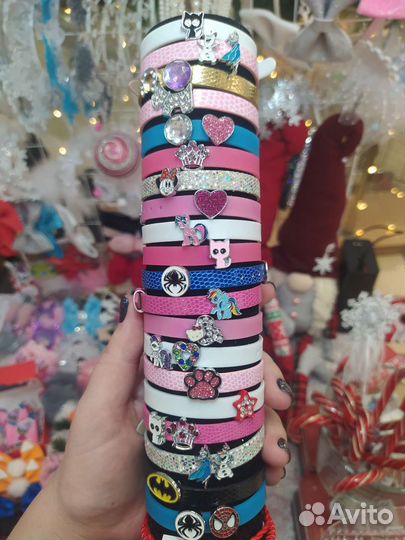 Браслеты-ремешки с шармами