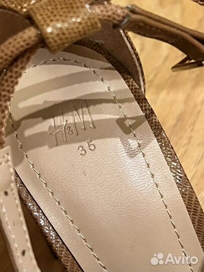 Босоножки 35