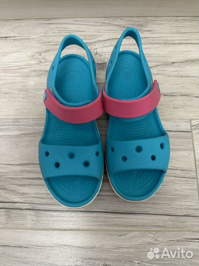 Сандалии Crocs j2