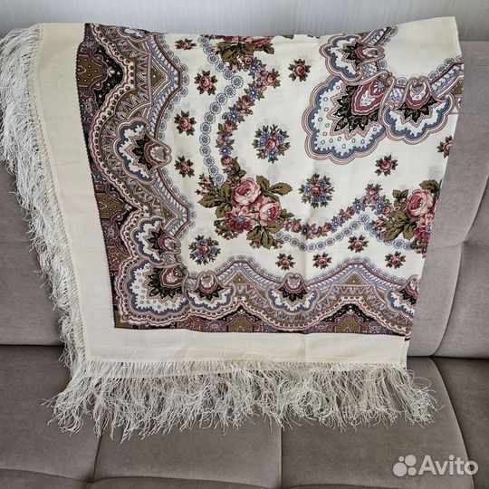 Павловопосадский шерстяной платок