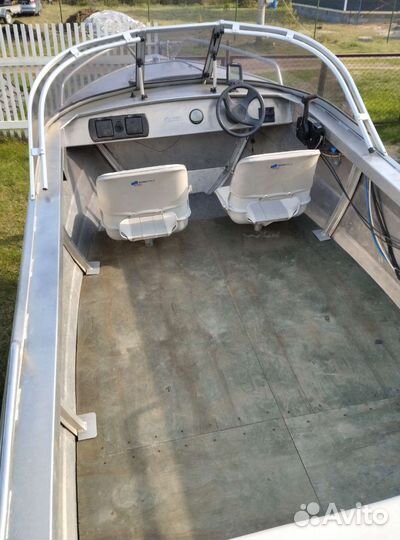 Продам моторную лодку