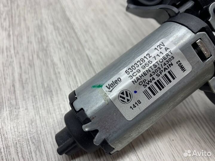 Моторчик стеклоочистителя задний Volkswagen Passat