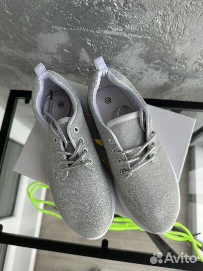Новые Кроссовки женские