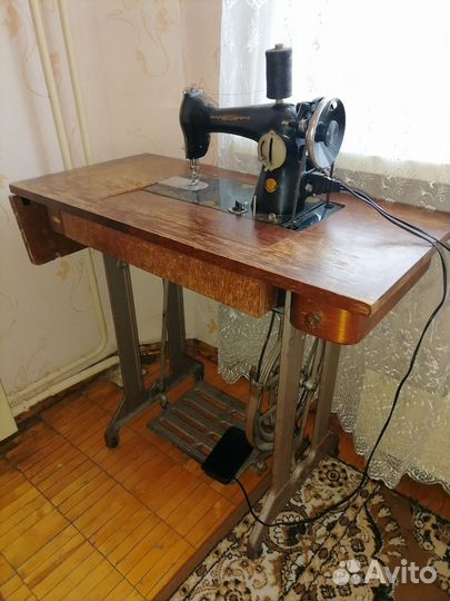 Швейная машина Подольск с электроприводом