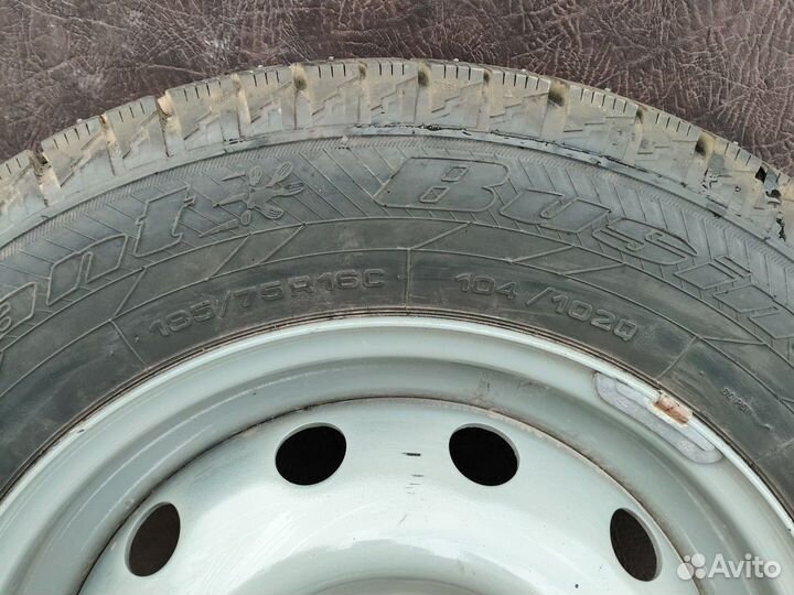 Колесо зимнее шипованное на соболь новое